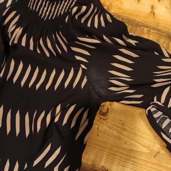 ✨️The Limited Black and Tan Blouse Size Medium - Picture 8 of 8